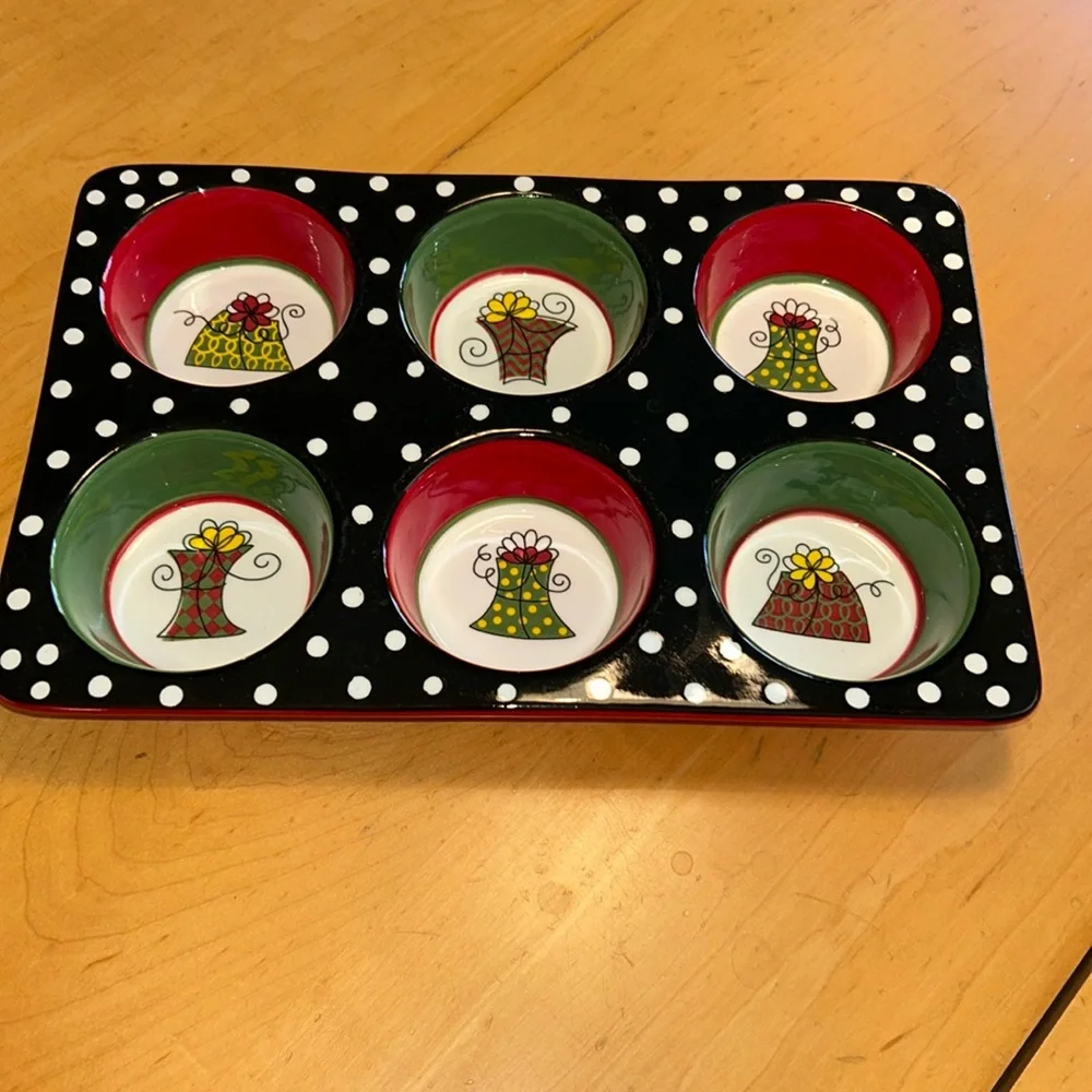 Pier 1 canned painted ovenware. Muffin pan.